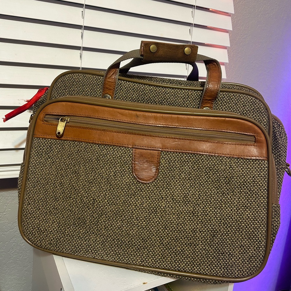 Vintage Hartman tweed briefcase in good condition.